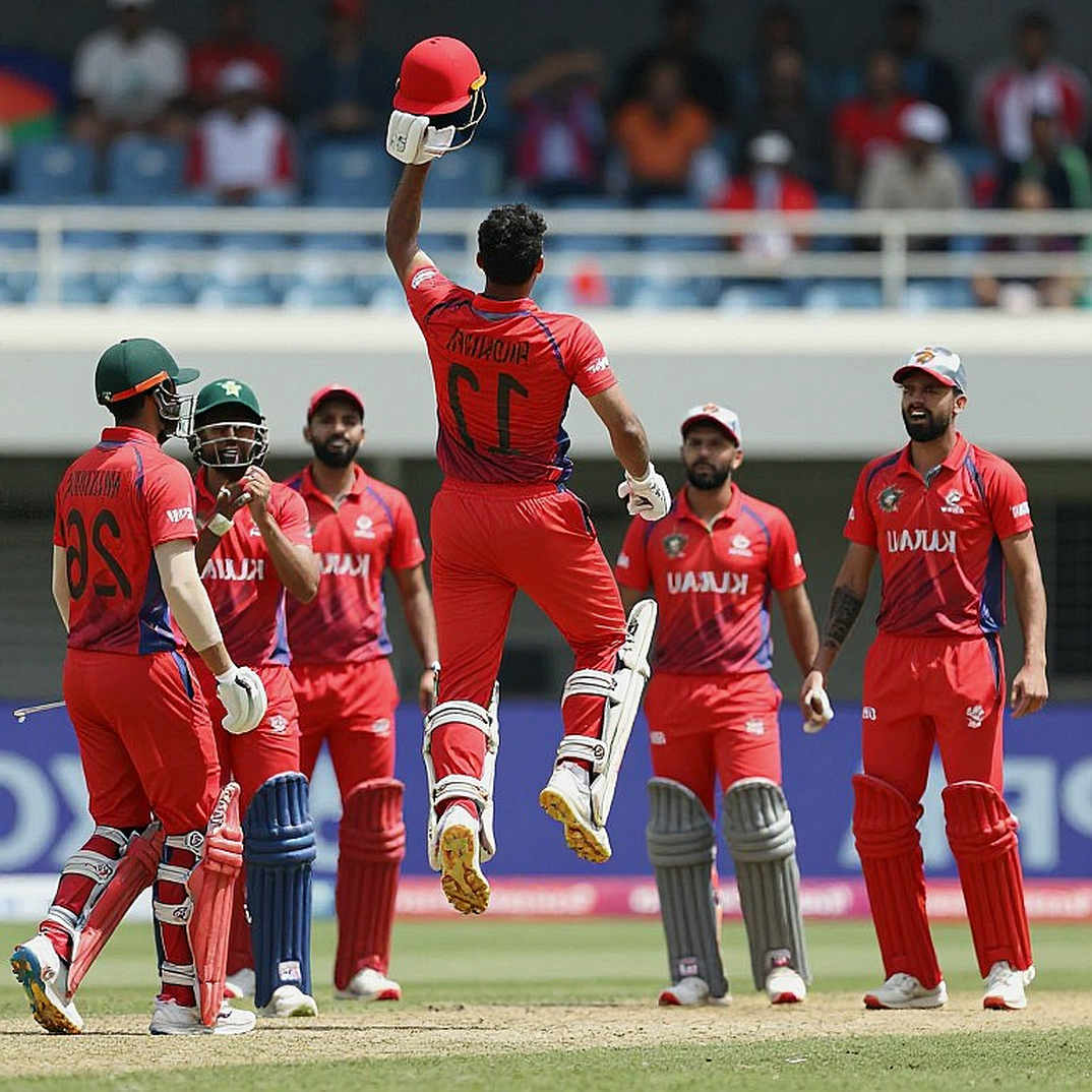 ৪৫ রানে সাত উইকেট, শেষে ২৪১: ম্যাকডার্মটের ১২৮ রানের ভেতরে লুকানো সতর্কবার্তাটি
