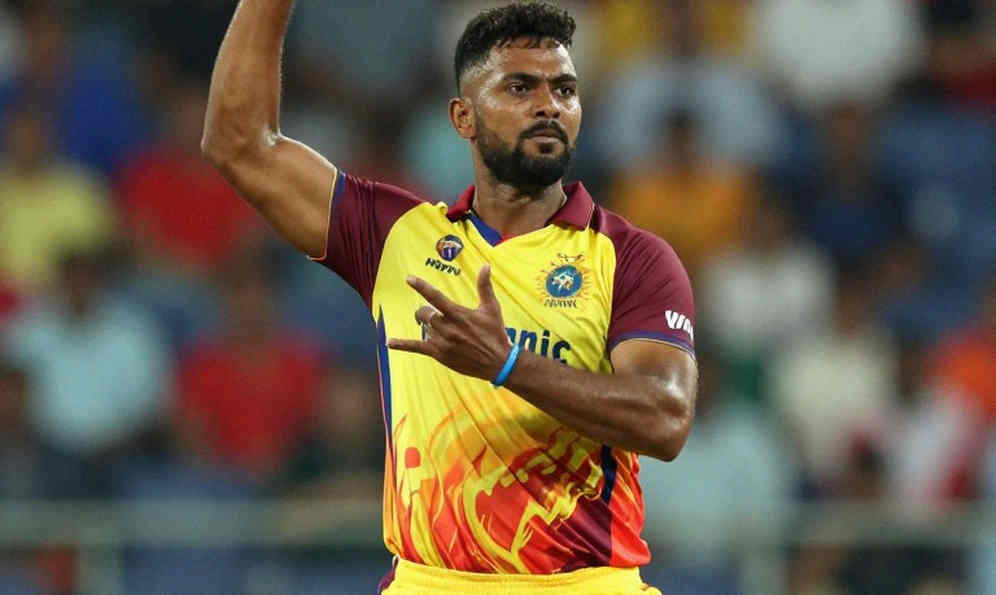 The Economics of the Ice Pack: Rain, Contracts and the Real Ledger of Bangladesh's Fast Bowling
