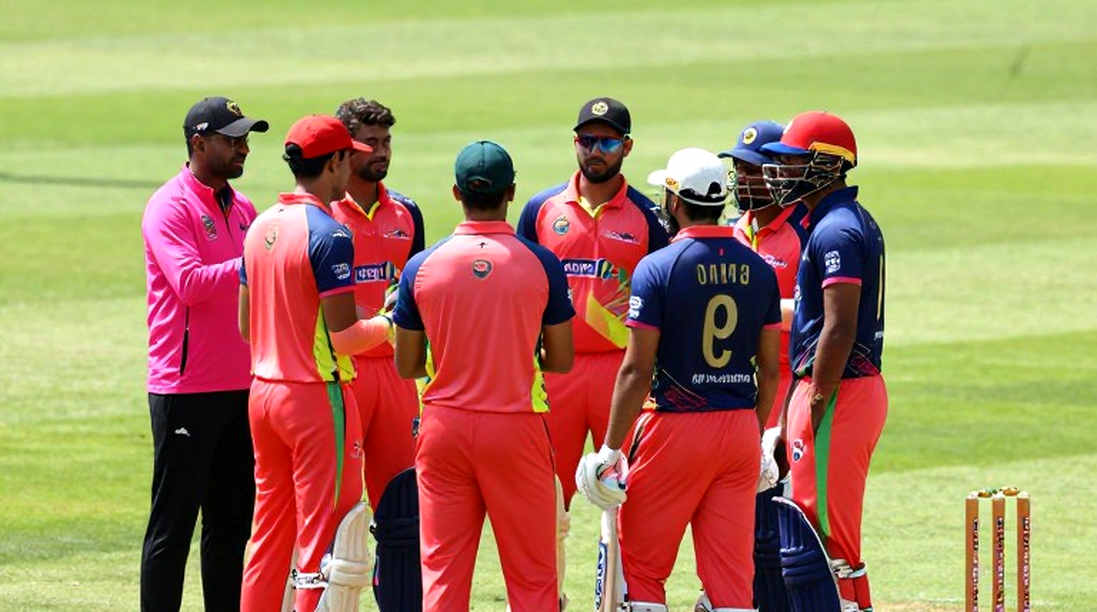 কোরোগি পার্কে ২১১-৬ বনাম ১৯২-৬: ভারতের জয়ের কেন্দ্রে ছিল মিডল ওভারের স্পিন
